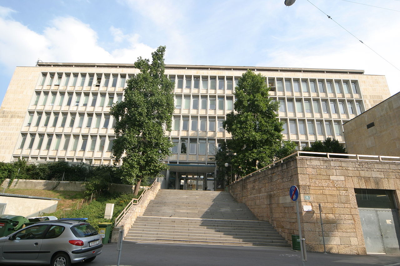 Chemie Gebaeude der Technischen Universitaet Graz