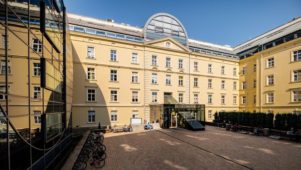 Akademia-Ignatianum-w-Krakowie_1.jpg