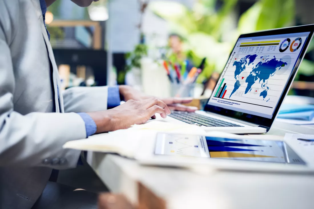 african-businesswoman-working-project